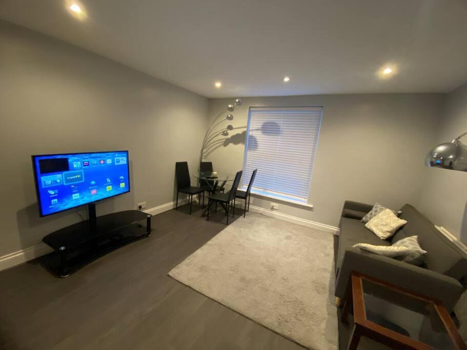 Spacious 2 Bedroom Flat London Exterior photo